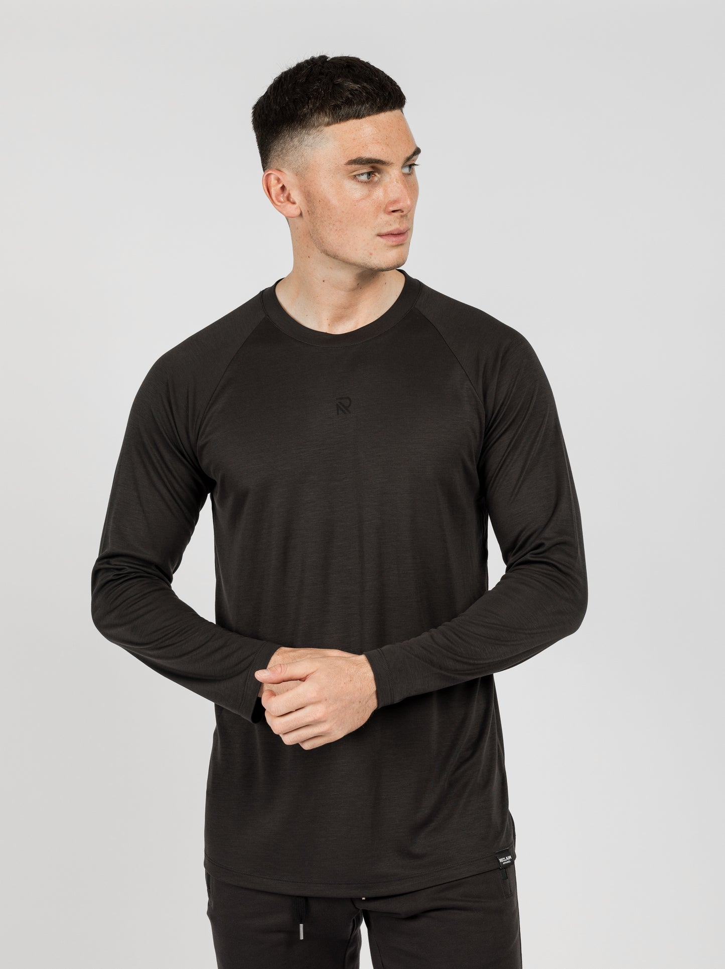 Essential Long Sleeve T-shirt Black