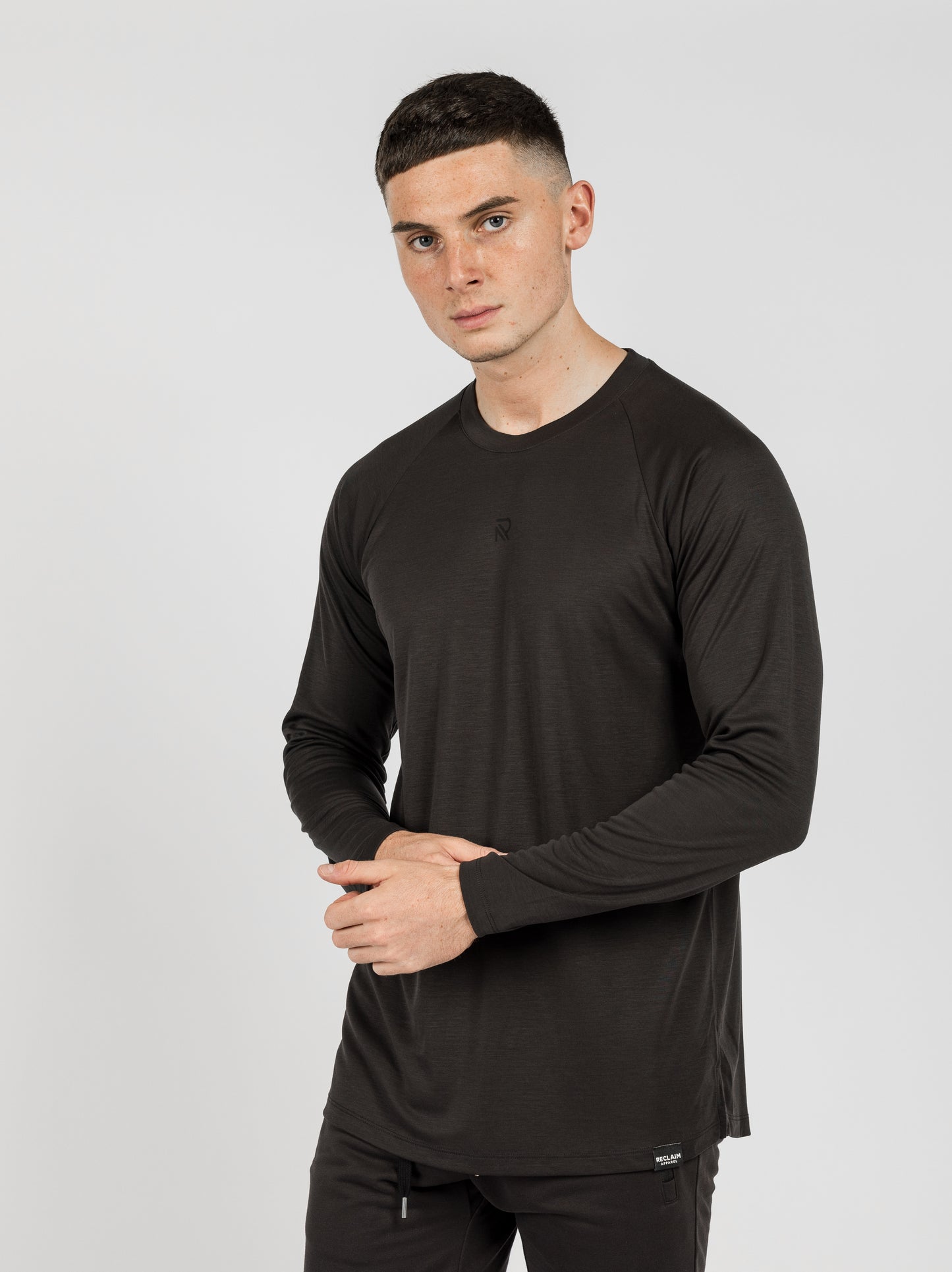 Essential Long Sleeve T-shirt Black