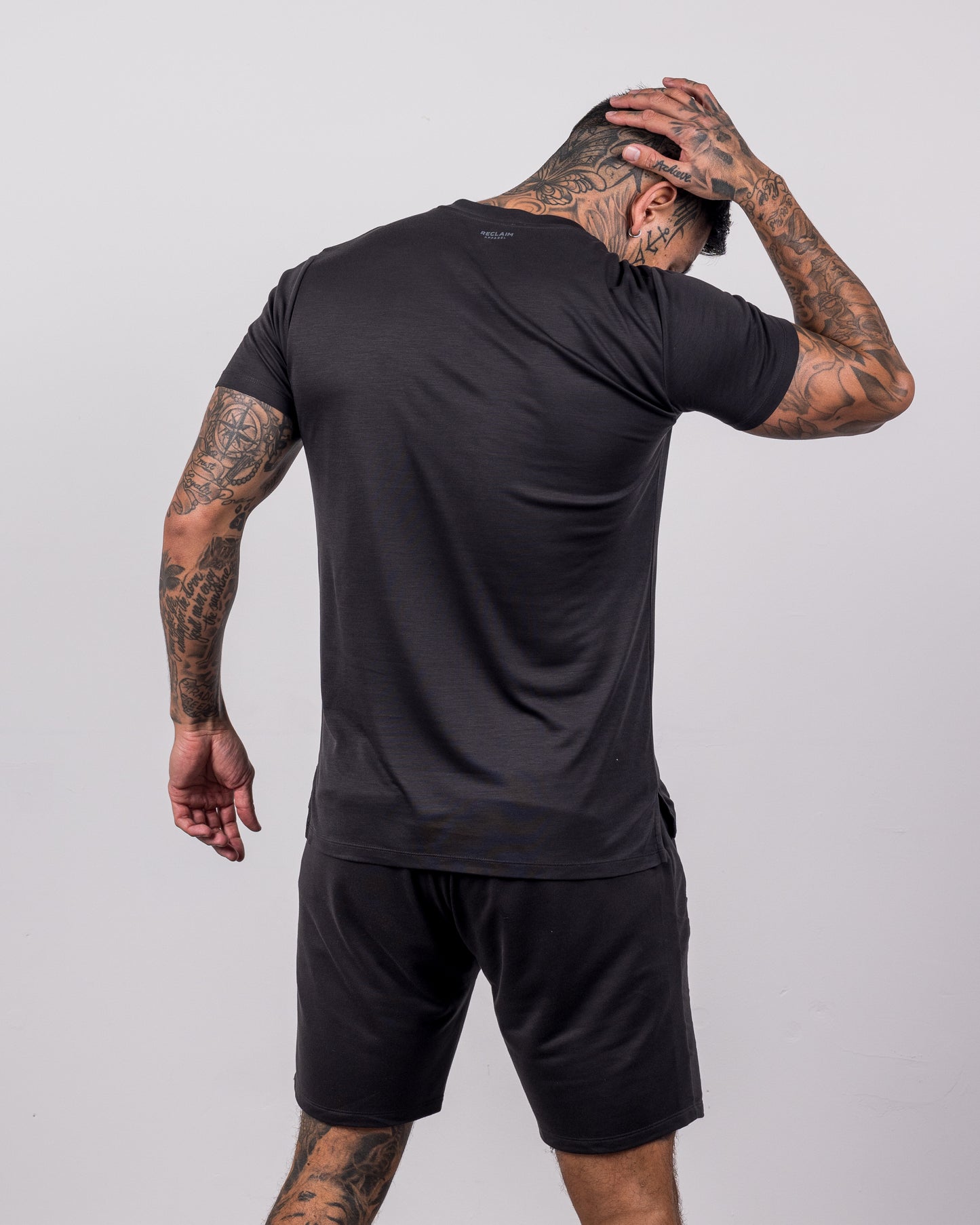Essential T-shirt Black